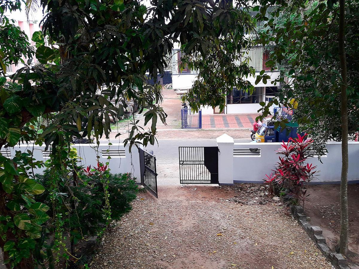Aham Yoga Nest Bed & Breakfast Alappuzha Bagian luar foto
