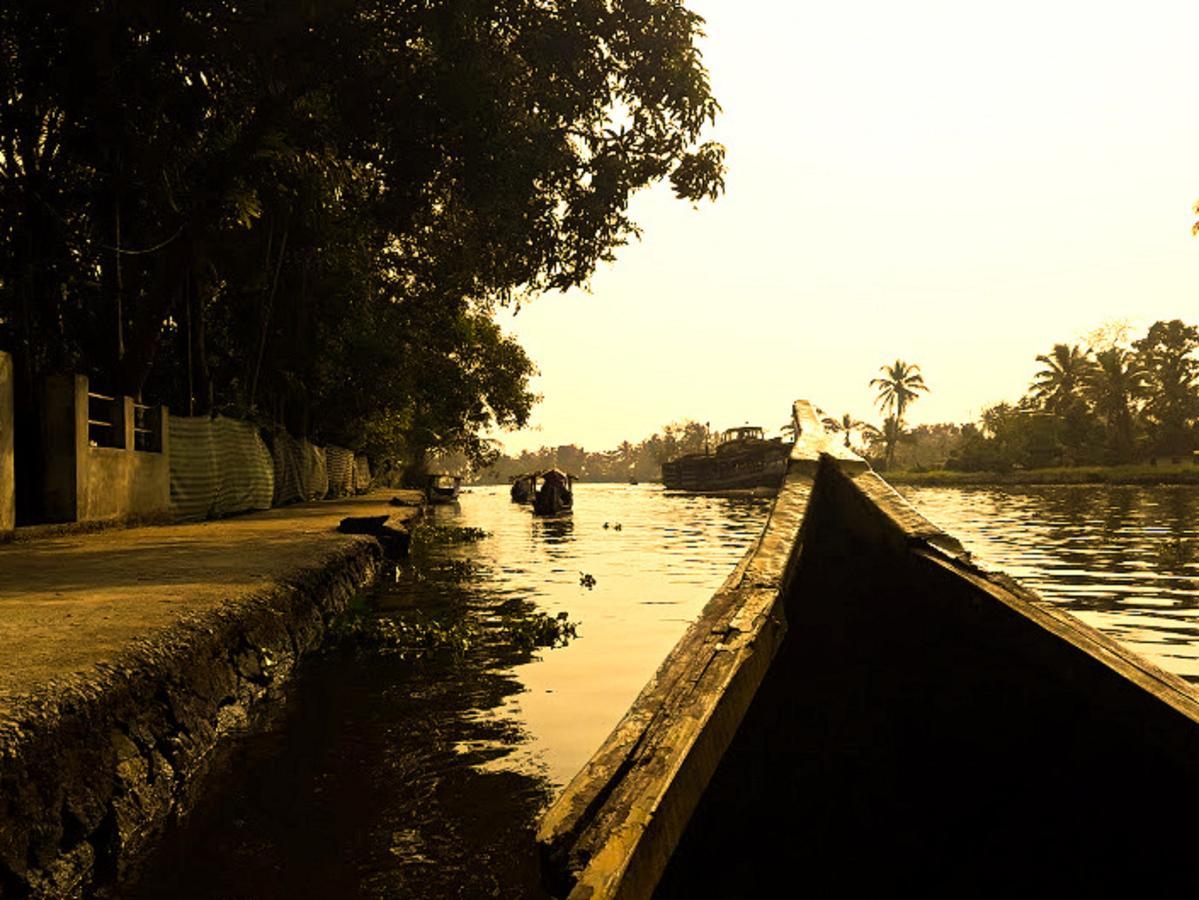 Aham Yoga Nest Bed & Breakfast Alappuzha Bagian luar foto