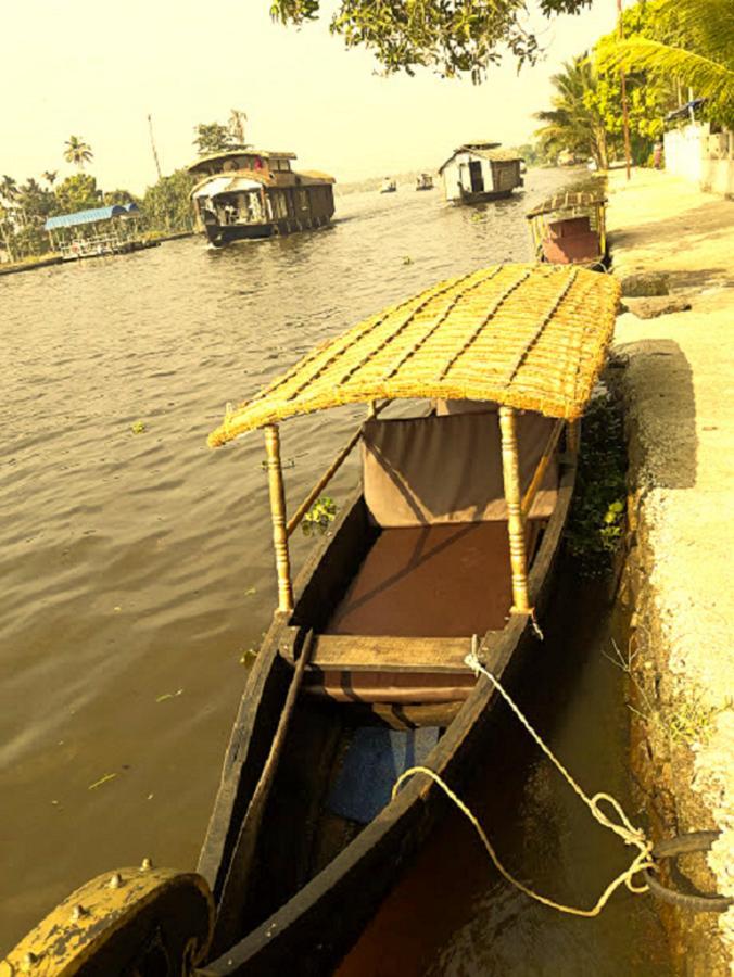 Aham Yoga Nest Bed & Breakfast Alappuzha Bagian luar foto