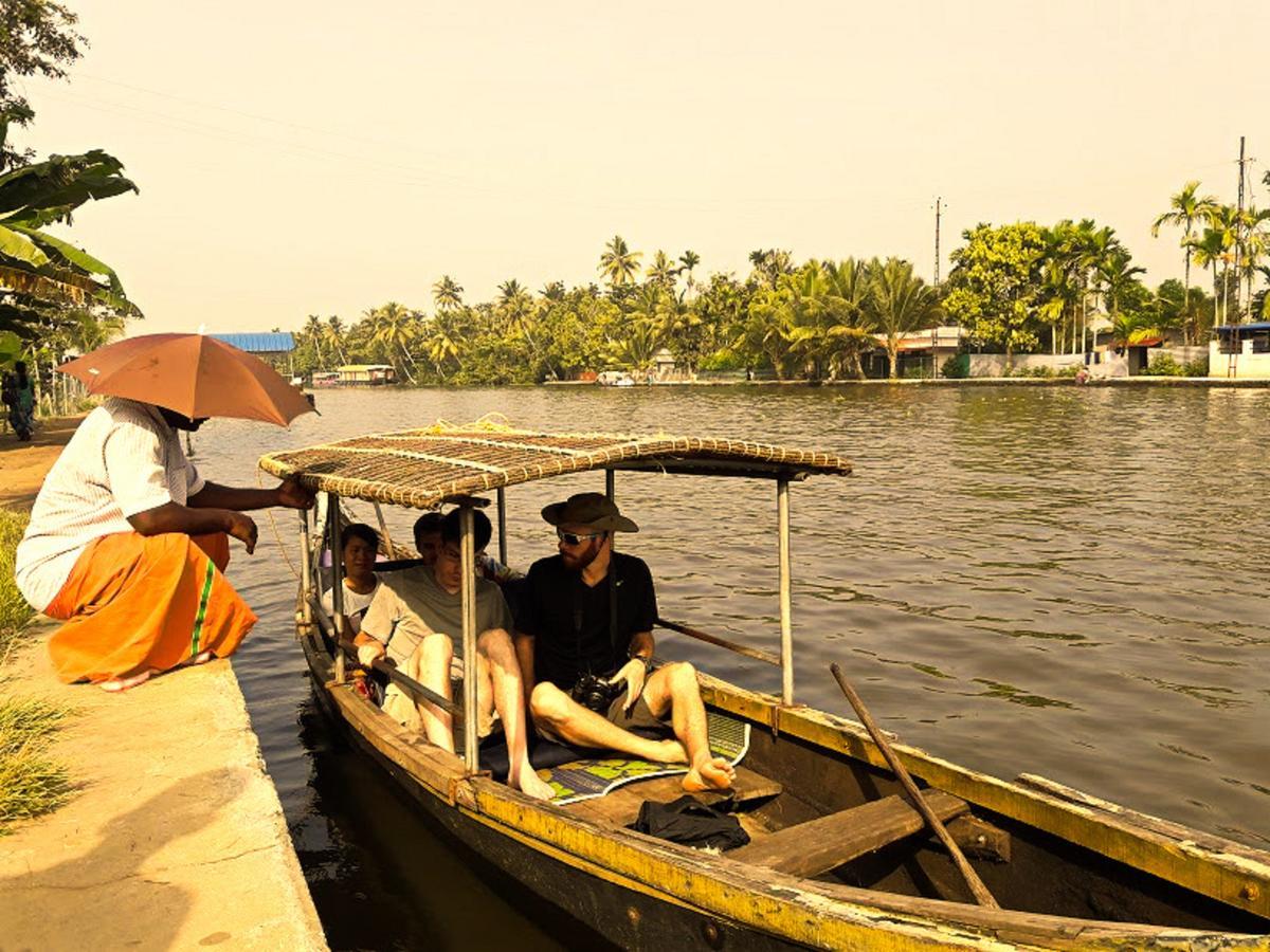 Aham Yoga Nest Bed & Breakfast Alappuzha Bagian luar foto